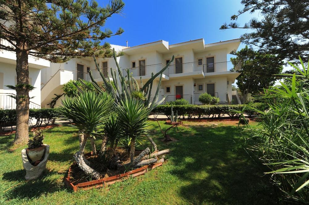 Oasis Beach Hotel - Adults Only Аниссарас Экстерьер фото