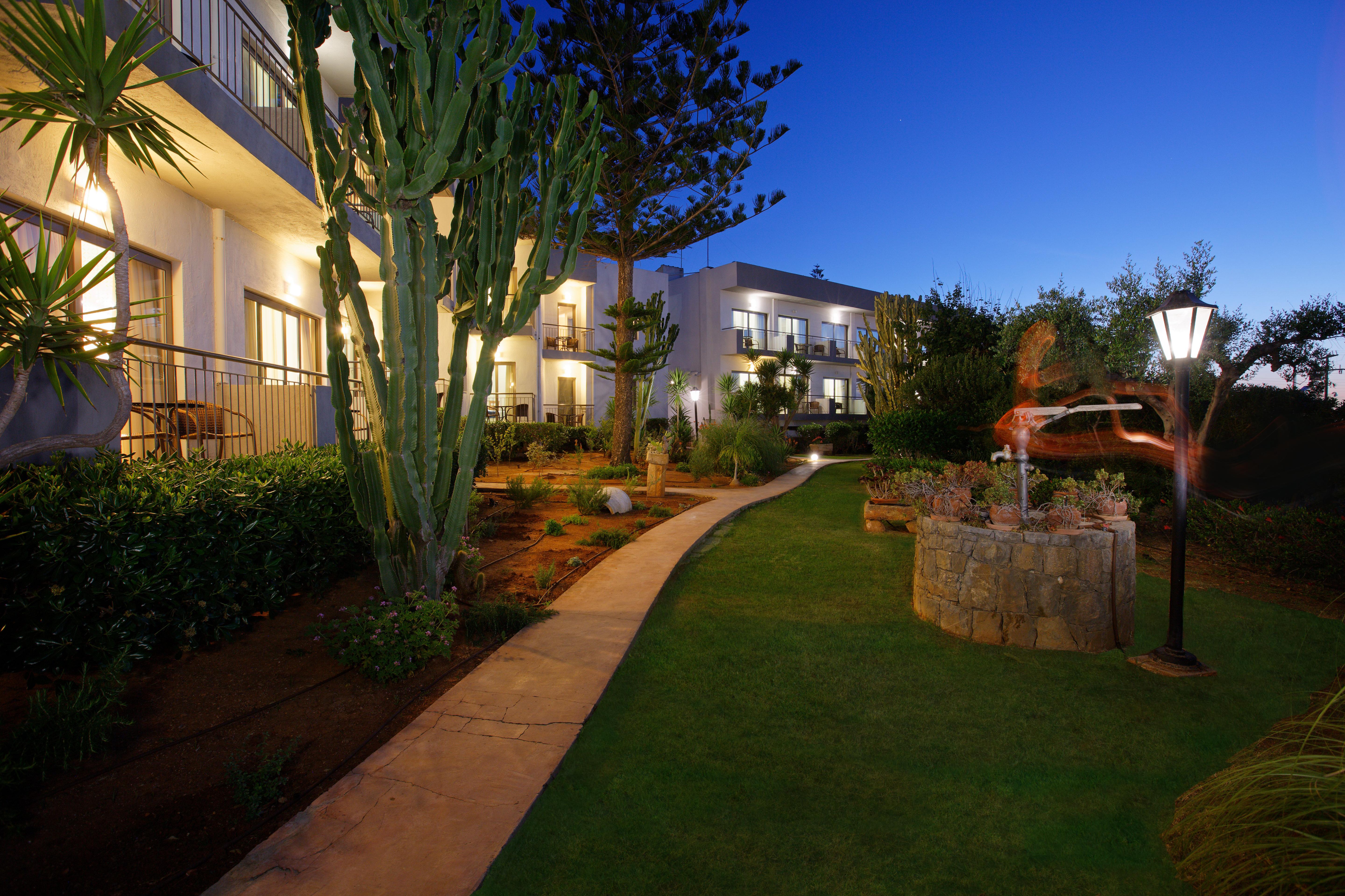Oasis Beach Hotel - Adults Only Аниссарас Экстерьер фото