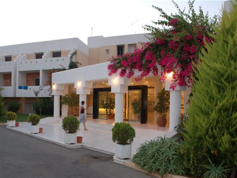 Oasis Beach Hotel - Adults Only Аниссарас Экстерьер фото