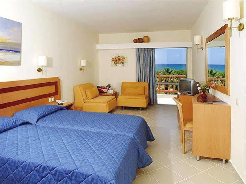 Oasis Beach Hotel - Adults Only Аниссарас Экстерьер фото
