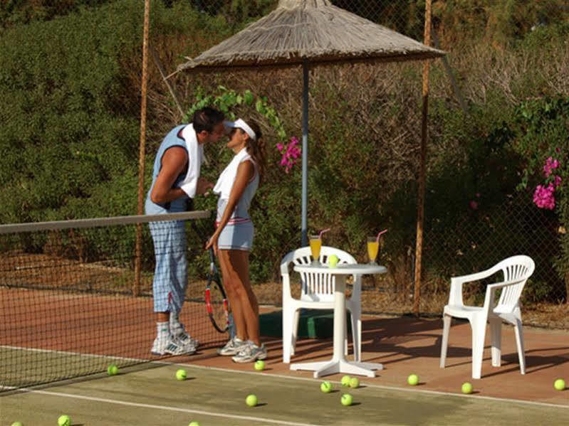 Oasis Beach Hotel - Adults Only Аниссарас Экстерьер фото